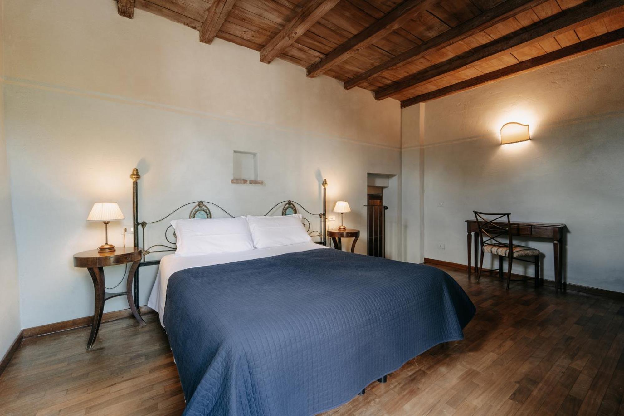 Lodole Bed and breakfast 2*